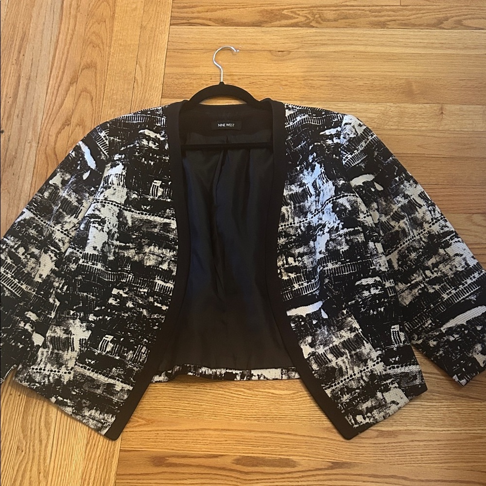 Nine West Black & White Abstract Open Blazer